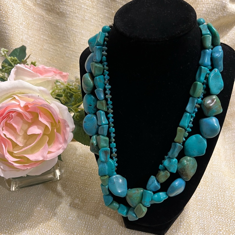 Torquoise 3 string necklace
